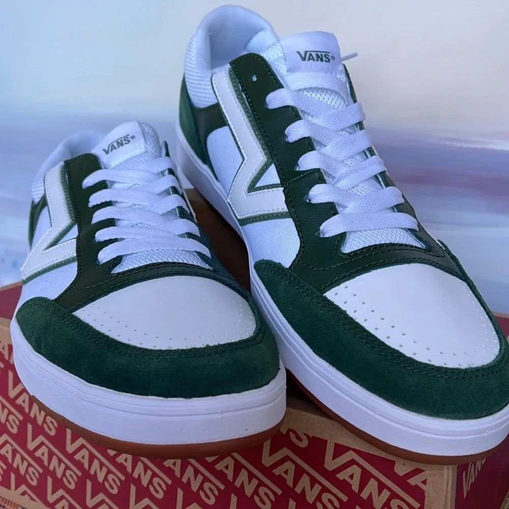 Vans Men’s Lowland Cc
New Varsity Green/White
VN0A7TNLY9H
Sneakers - Picture 6 of 16